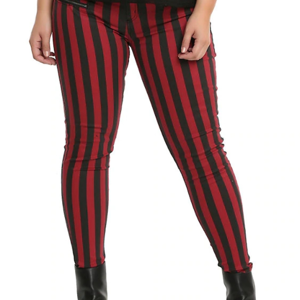 Hot Topic Blackheart Plus Size Skinny Jeans 16